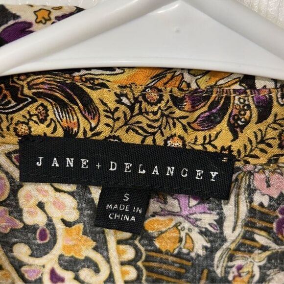 Jane and Delancey Floral Print Button Down
Top (Size Small) - Picture 4 of 4